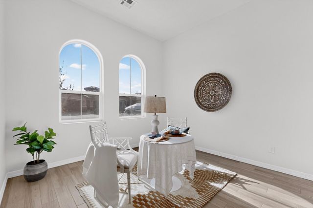 1561 Corta Corona SW, Los Lunas, NM 87031