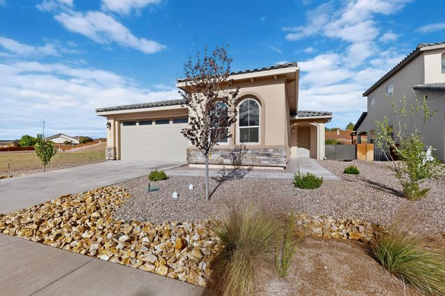 1561 Corta Corona SW, Los Lunas, NM 87031
