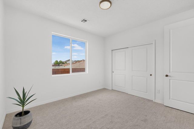 1561 Corta Corona SW, Los Lunas, NM 87031