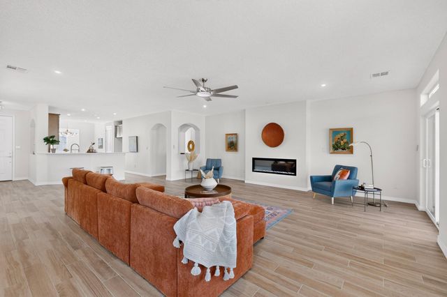 1561 Corta Corona SW, Los Lunas, NM 87031