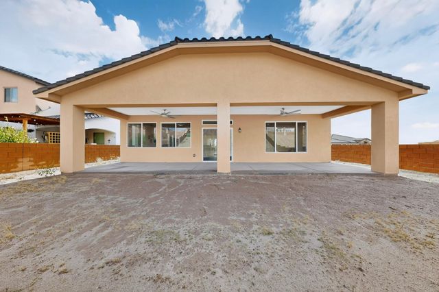 1561 Corta Corona SW, Los Lunas, NM 87031