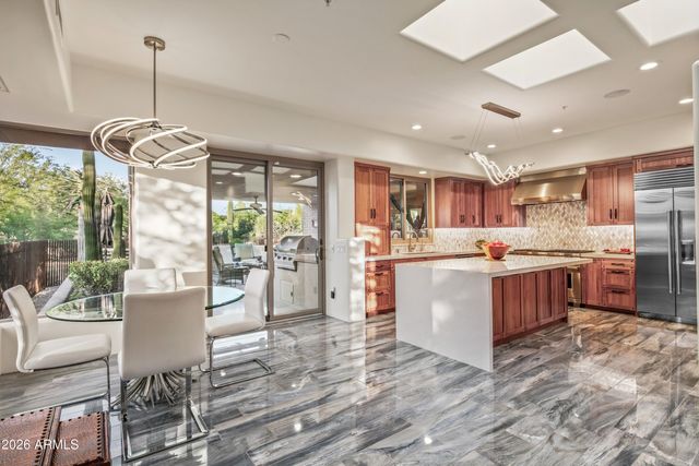 11163 E GRAYTHORN Drive, Scottsdale, AZ 85262