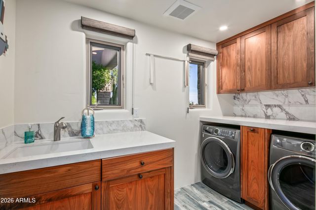 11163 E GRAYTHORN Drive, Scottsdale, AZ 85262