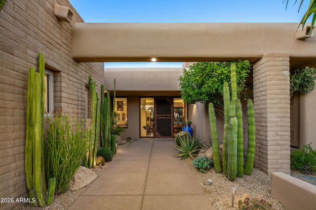11163 E GRAYTHORN Drive, Scottsdale, AZ 85262
