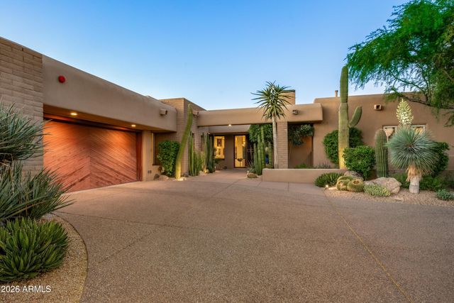 11163 E GRAYTHORN Drive, Scottsdale, AZ 85262