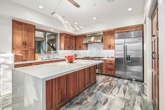 11163 E GRAYTHORN Drive, Scottsdale, AZ 85262