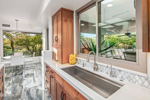 11163 E GRAYTHORN Drive, Scottsdale, AZ 85262