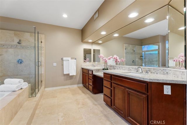 10 Thorn Oak, Rancho Santa Margarita, CA 92679
