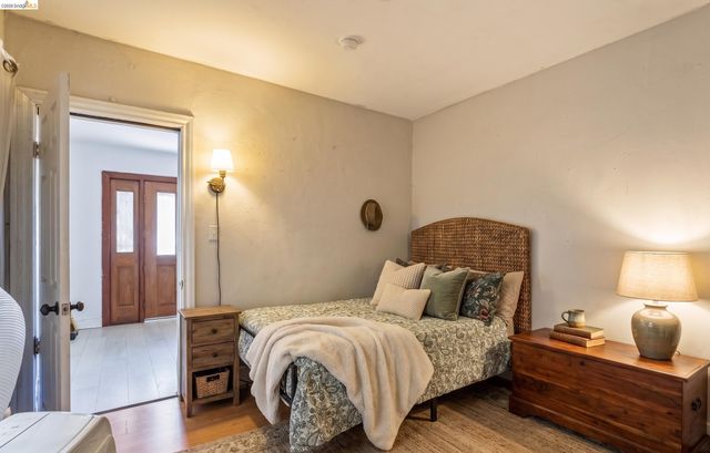 5081 Congress Ave, Oakland, CA 94601