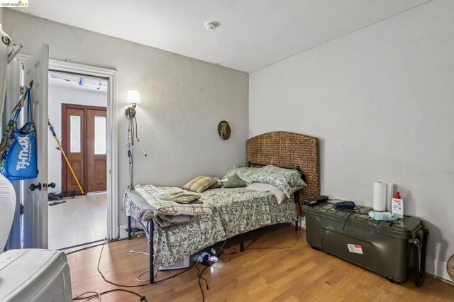 5081 Congress Ave, Oakland, CA 94601