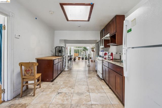 5081 Congress Ave, Oakland, CA 94601
