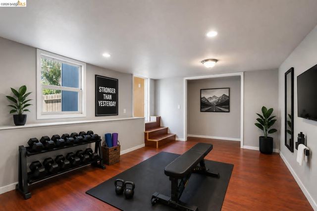 5081 Congress Ave, Oakland, CA 94601