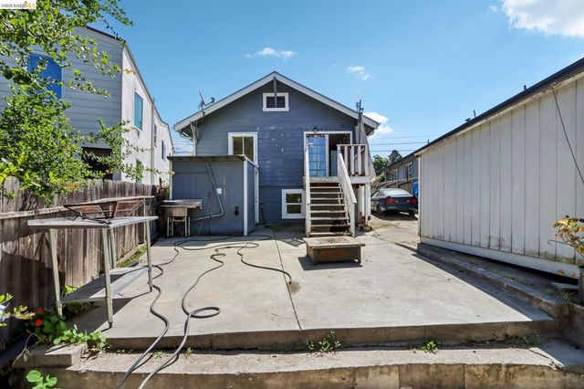 5081 Congress Ave, Oakland, CA 94601