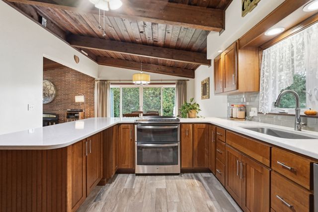 10 Circle Dr, Wilbraham, MA 01095