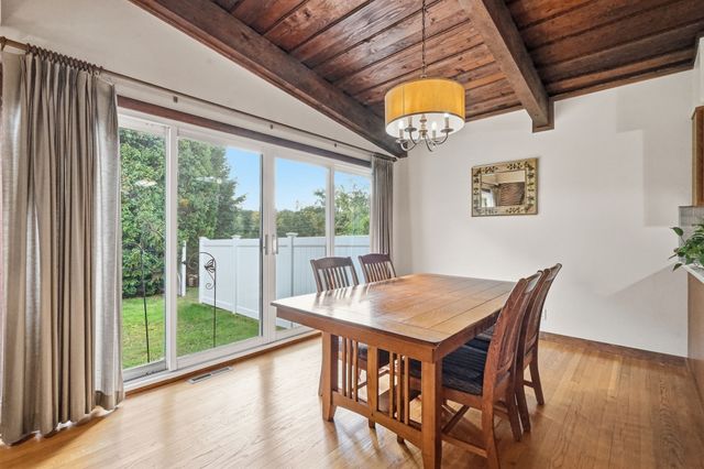 10 Circle Dr, Wilbraham, MA 01095