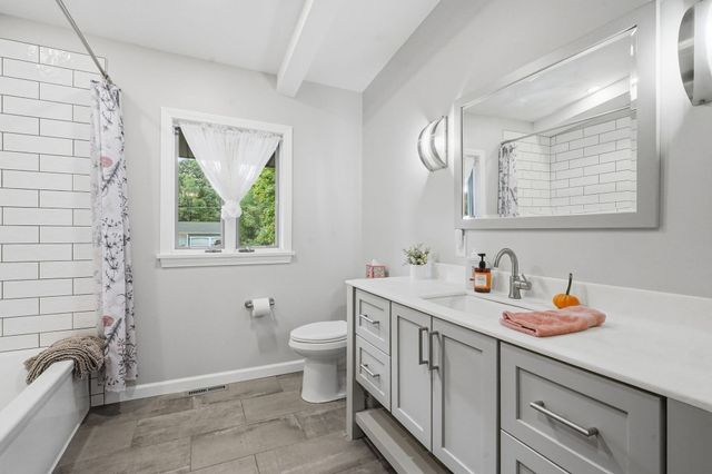 10 Circle Dr, Wilbraham, MA 01095