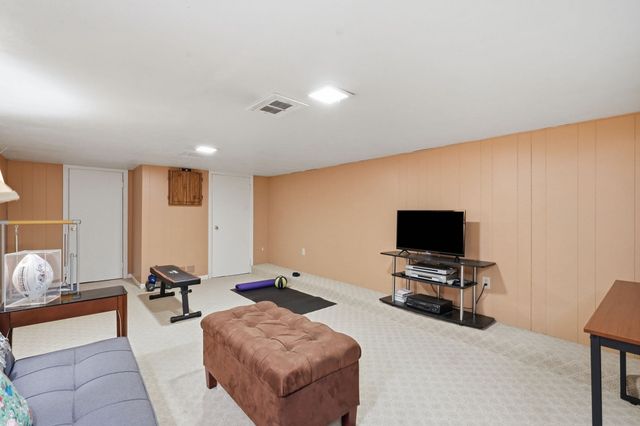 10 Circle Dr, Wilbraham, MA 01095