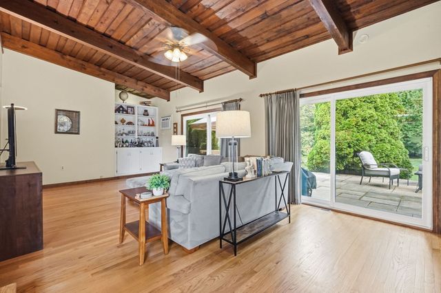 10 Circle Dr, Wilbraham, MA 01095