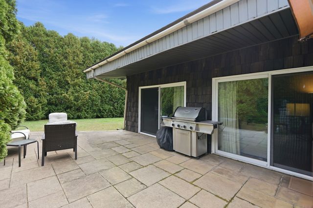 10 Circle Dr, Wilbraham, MA 01095