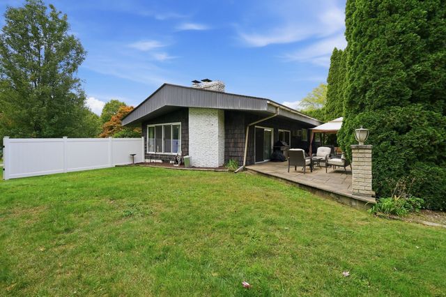 10 Circle Dr, Wilbraham, MA 01095