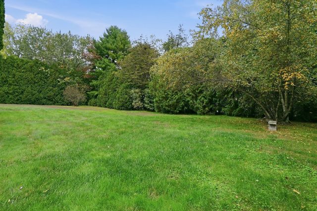 10 Circle Dr, Wilbraham, MA 01095