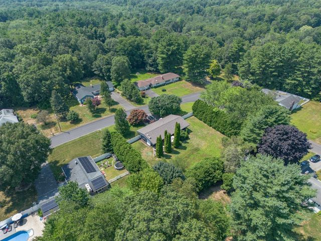 10 Circle Dr, Wilbraham, MA 01095
