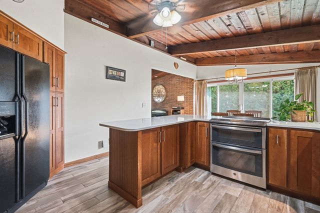 10 Circle Dr, Wilbraham, MA 01095
