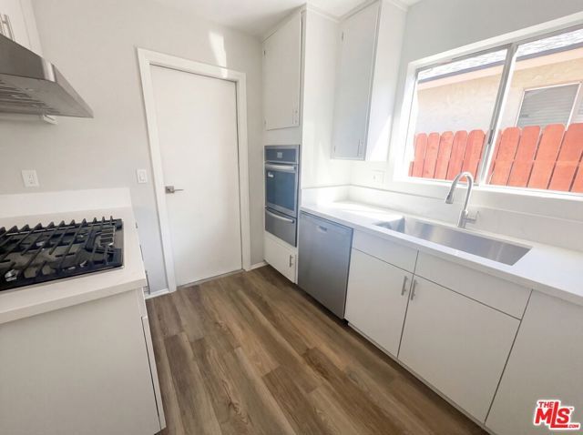 2136 Rosecrans Street, Simi Valley, CA 93065