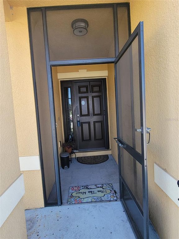 Image 2 of property listing at 1170 BERKLEY RIDGE LANE, Auburndale, FL 33823