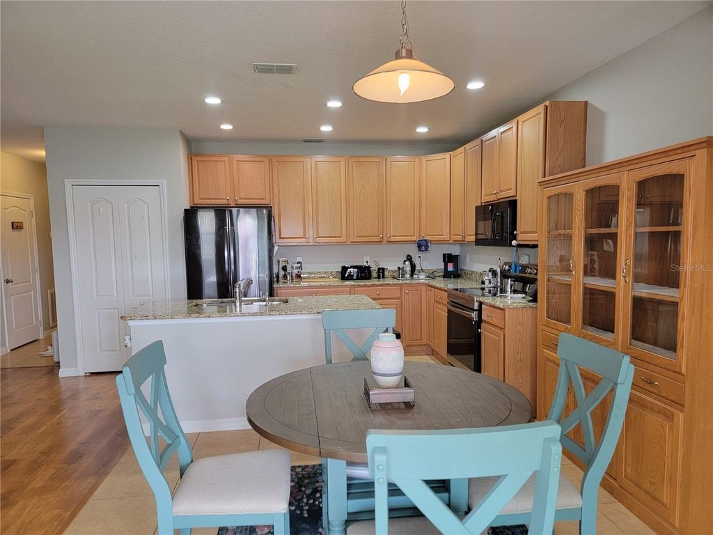 Image 13 of property listing at 1170 BERKLEY RIDGE LANE, Auburndale, FL 33823