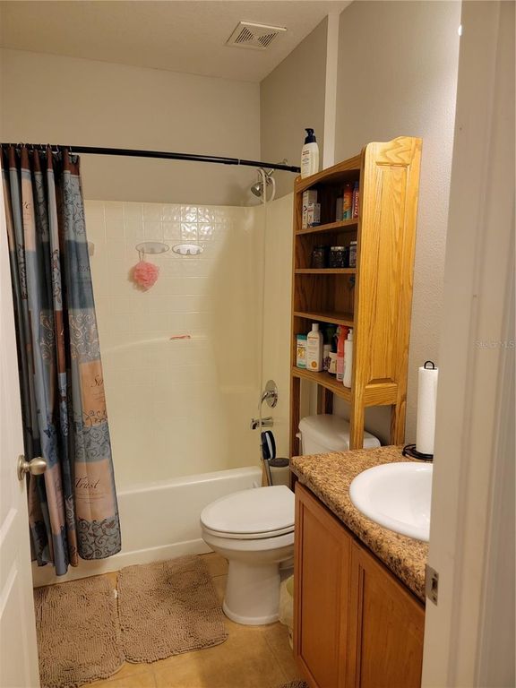 Image 17 of property listing at 1170 BERKLEY RIDGE LANE, Auburndale, FL 33823