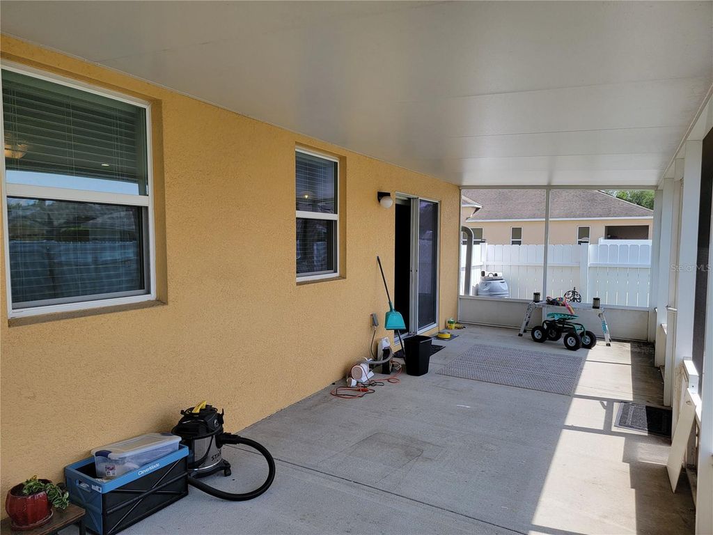 Image 25 of property listing at 1170 BERKLEY RIDGE LANE, Auburndale, FL 33823