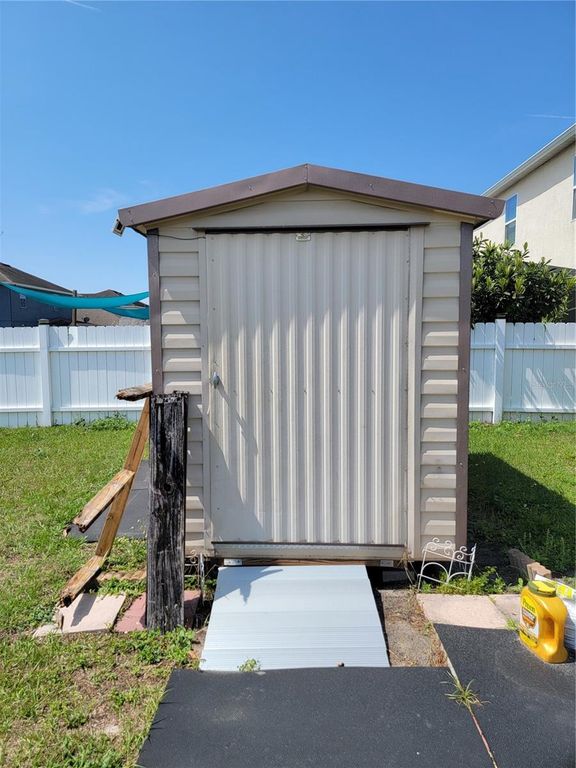 Image 31 of property listing at 1170 BERKLEY RIDGE LANE, Auburndale, FL 33823