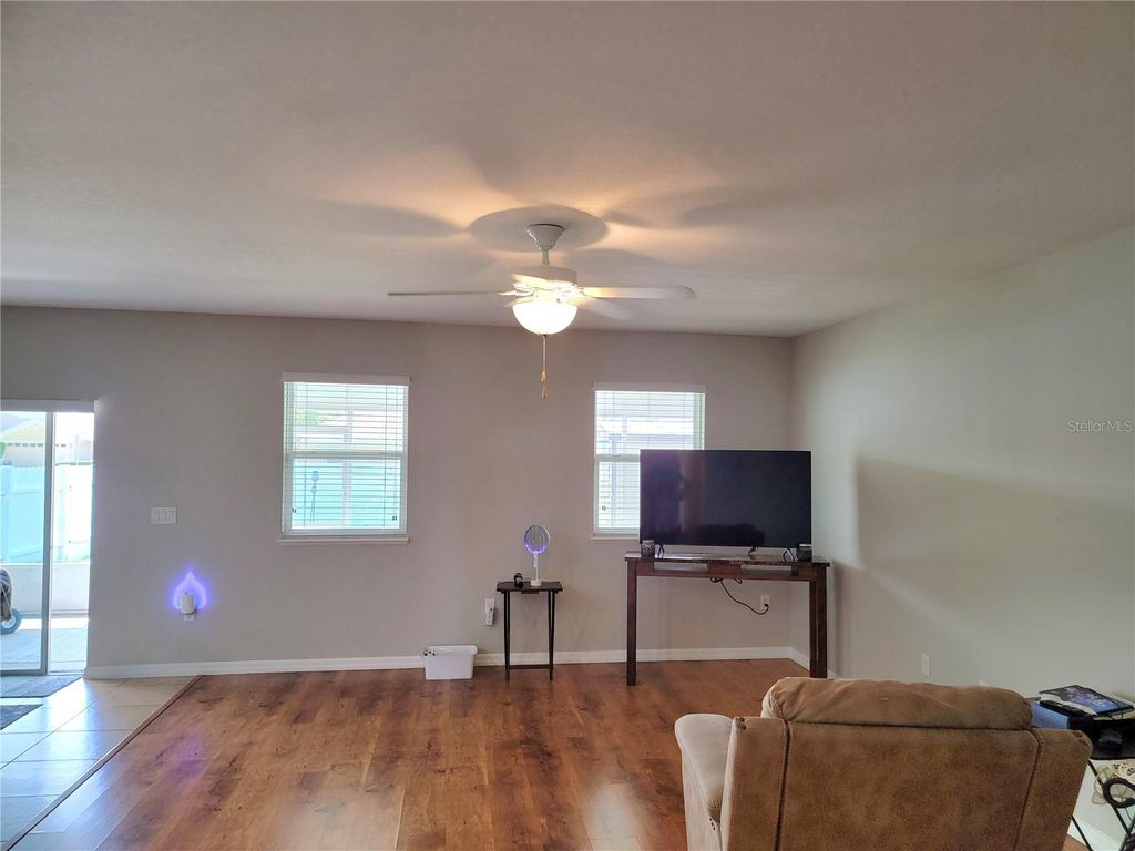 Image 5 of property listing at 1170 BERKLEY RIDGE LANE, Auburndale, FL 33823