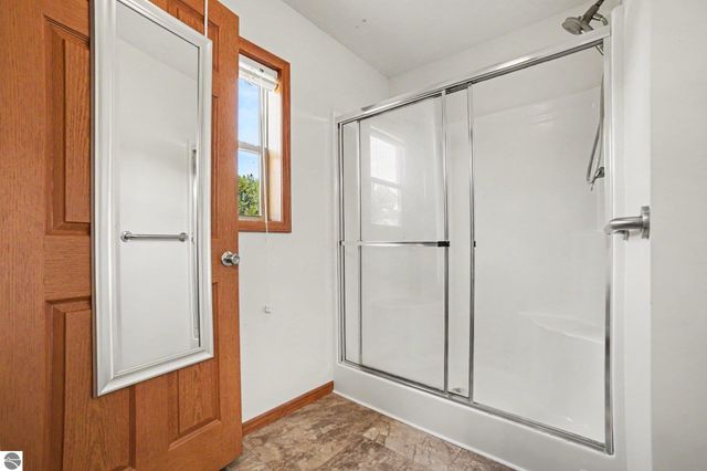 1020 Essex Drive, Lake Isabella, MI 48893