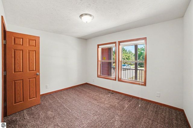1020 Essex Drive, Lake Isabella, MI 48893