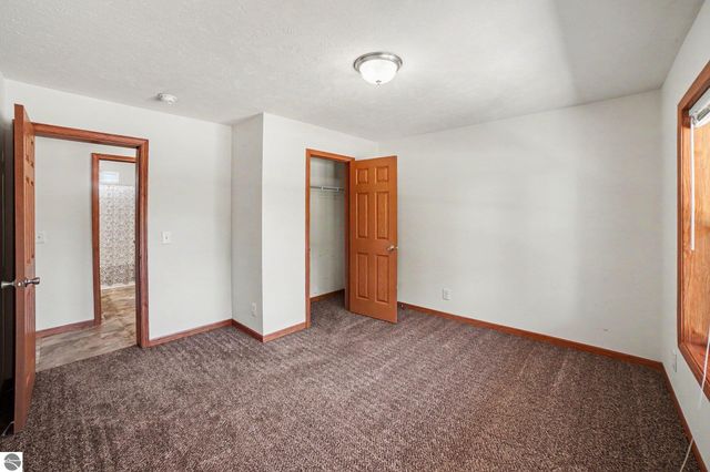 1020 Essex Drive, Lake Isabella, MI 48893