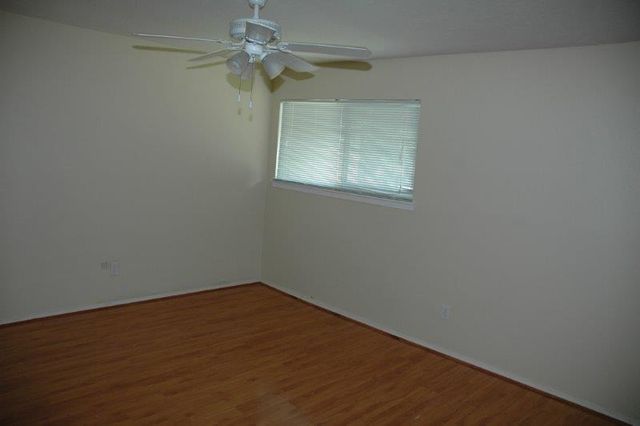 10325 Huntington Place Drive 325, Houston, TX 77099