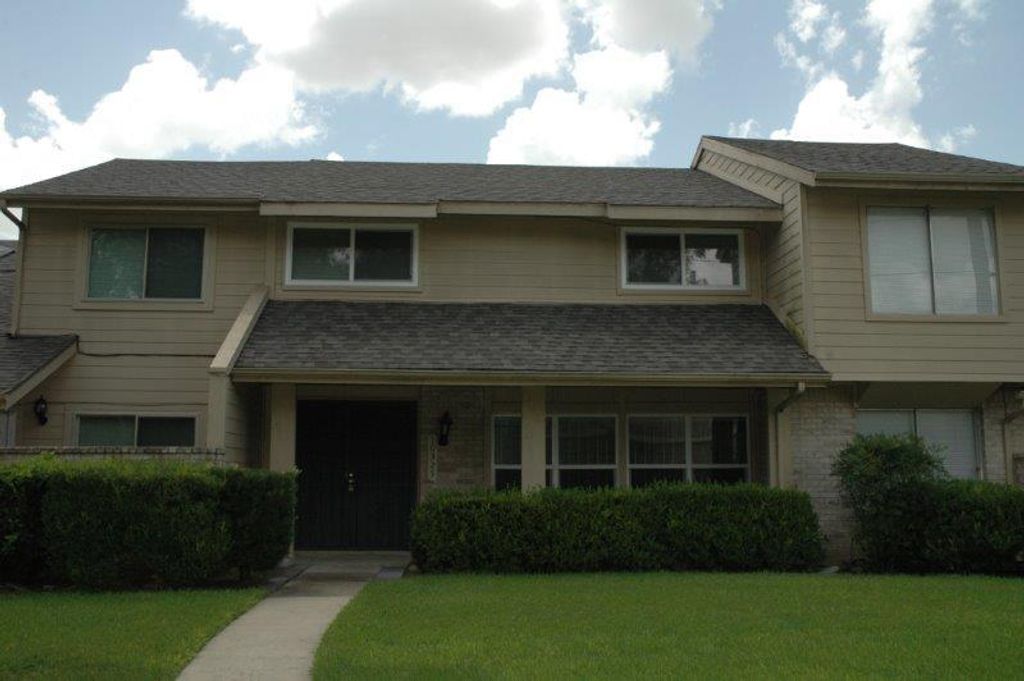 10325 Huntington Place Drive 325, Houston, TX 77099