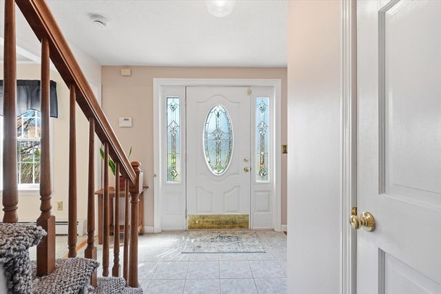 44 Wilshire Circle, Dracut, MA 01826