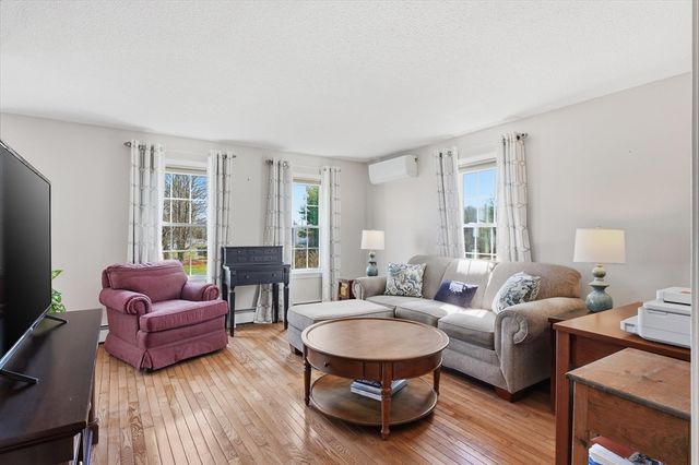 44 Wilshire Circle, Dracut, MA 01826