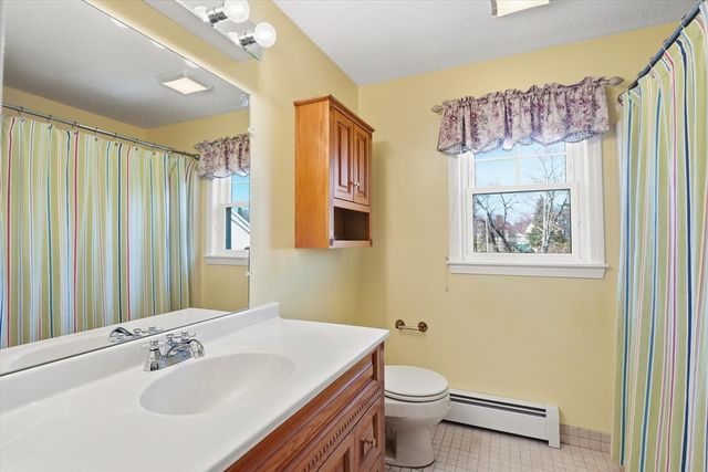 44 Wilshire Circle, Dracut, MA 01826