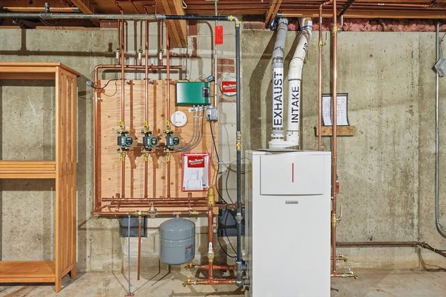 44 Wilshire Circle, Dracut, MA 01826