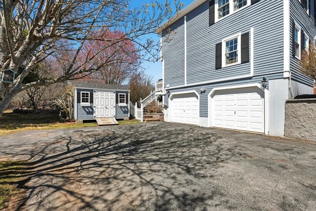 44 Wilshire Circle, Dracut, MA 01826