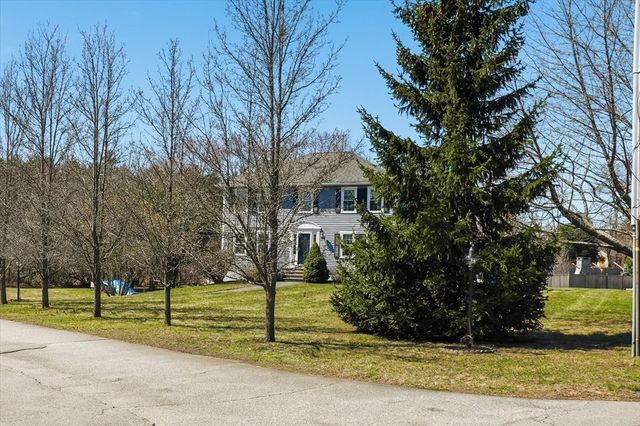 44 Wilshire Circle, Dracut, MA 01826