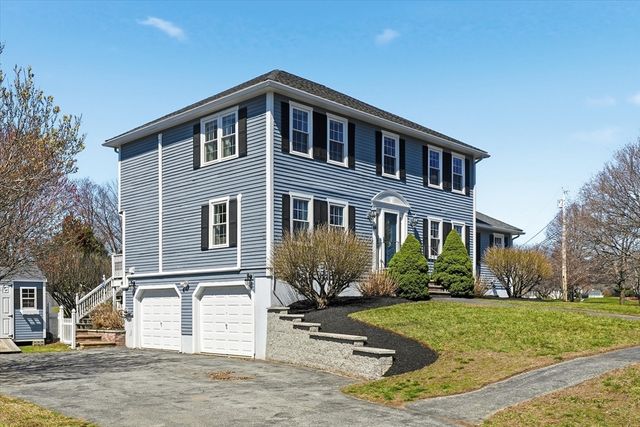 44 Wilshire Circle, Dracut, MA 01826