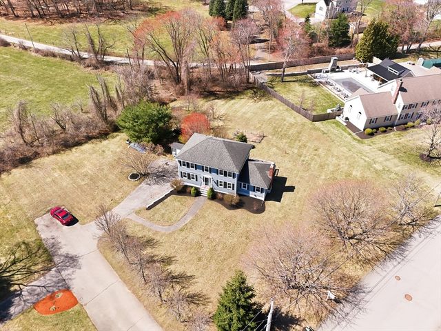 44 Wilshire Circle, Dracut, MA 01826