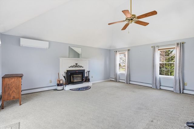 44 Wilshire Circle, Dracut, MA 01826