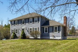 44 Wilshire Circle, Dracut, MA 01826