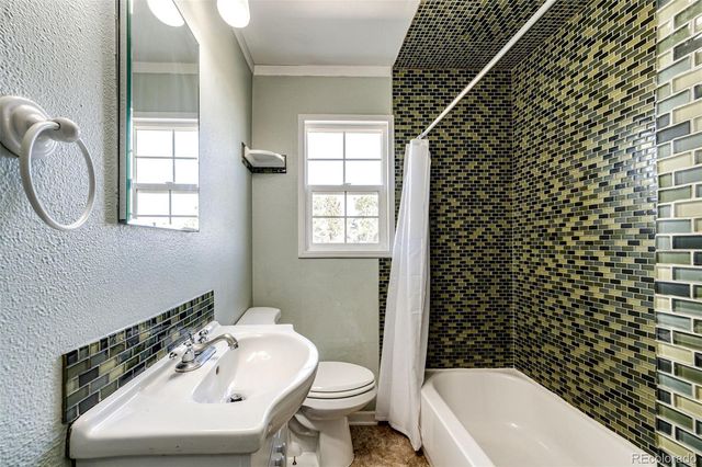 8255 Strasburg Road, Strasburg, CO 80136